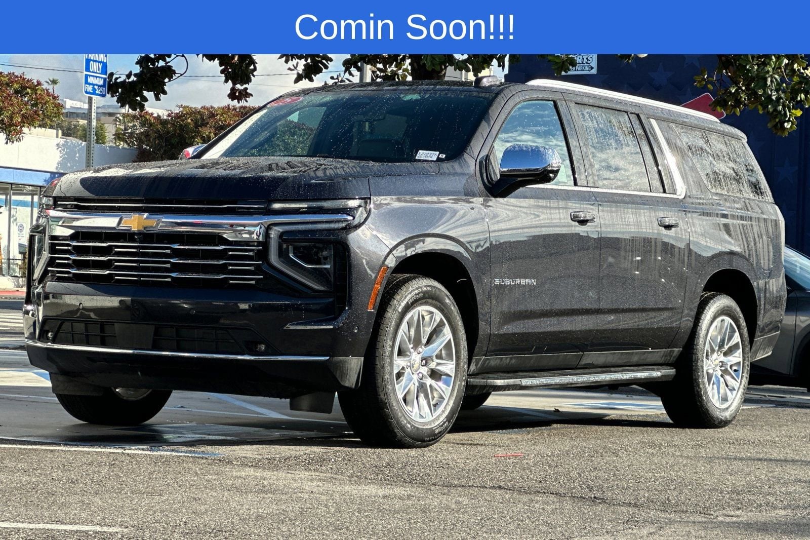 2025 Chevrolet Suburban Premier photo 3