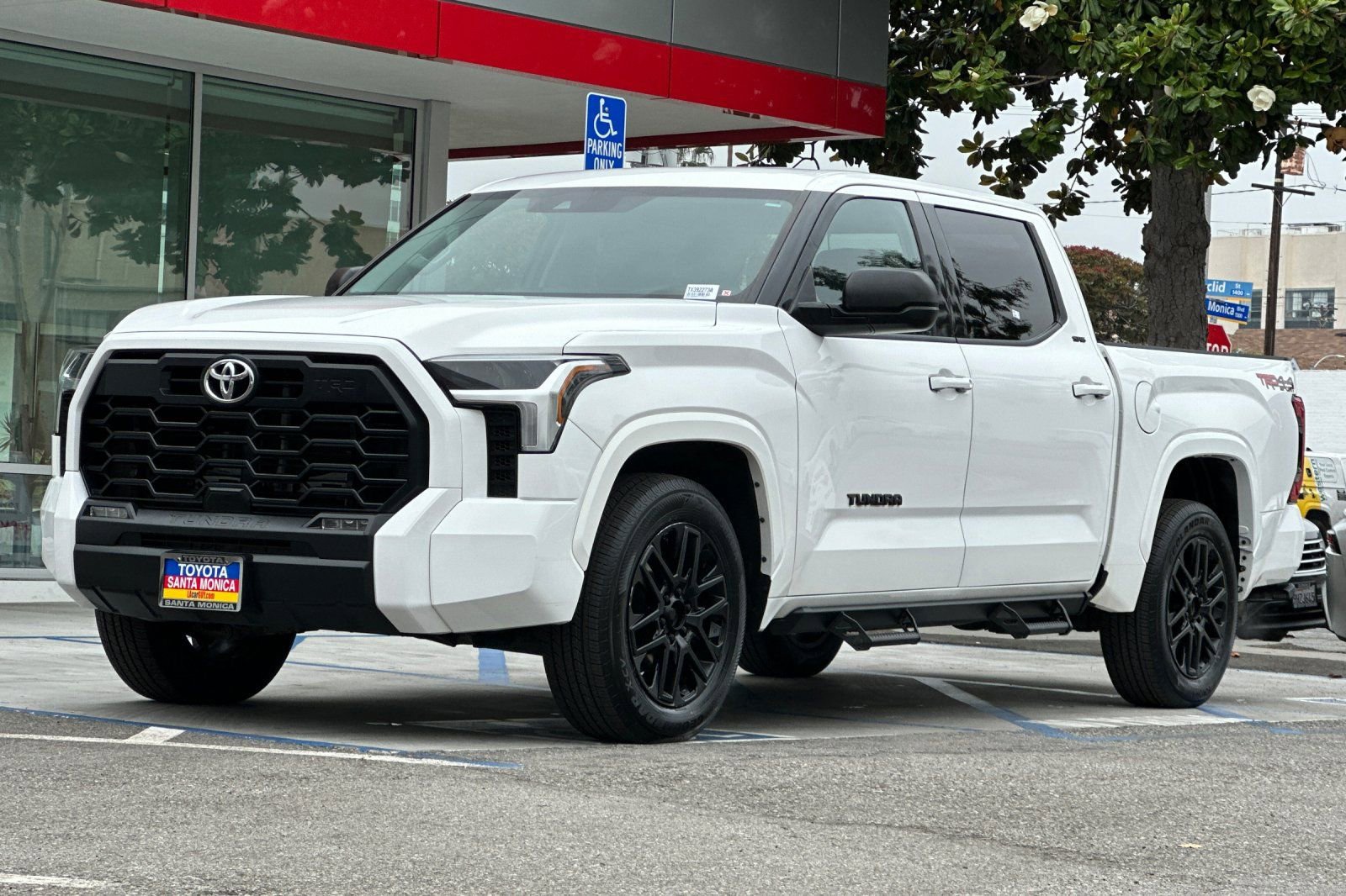 2023 Toyota Tundra SR5 photo 3