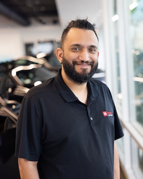 Staff member Jadiel Ramos from 97fea7fb1cc5