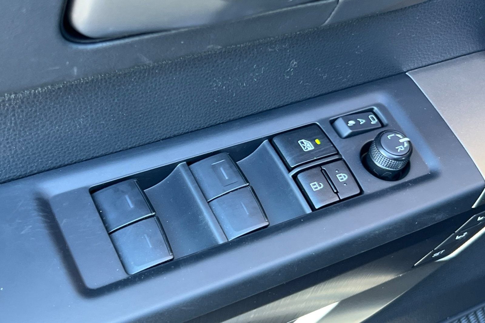 2026 Toyota Sequoia Platinum - Photo 11