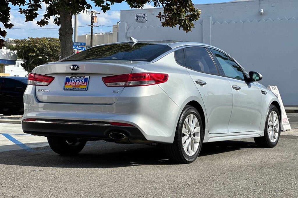 2016 Kia Optima EX photo 3