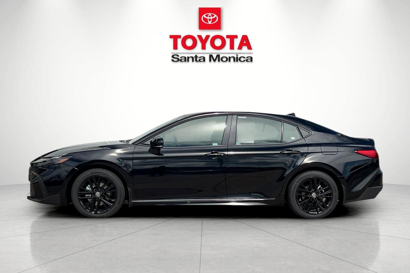 2026 Toyota Camry SE photo 3