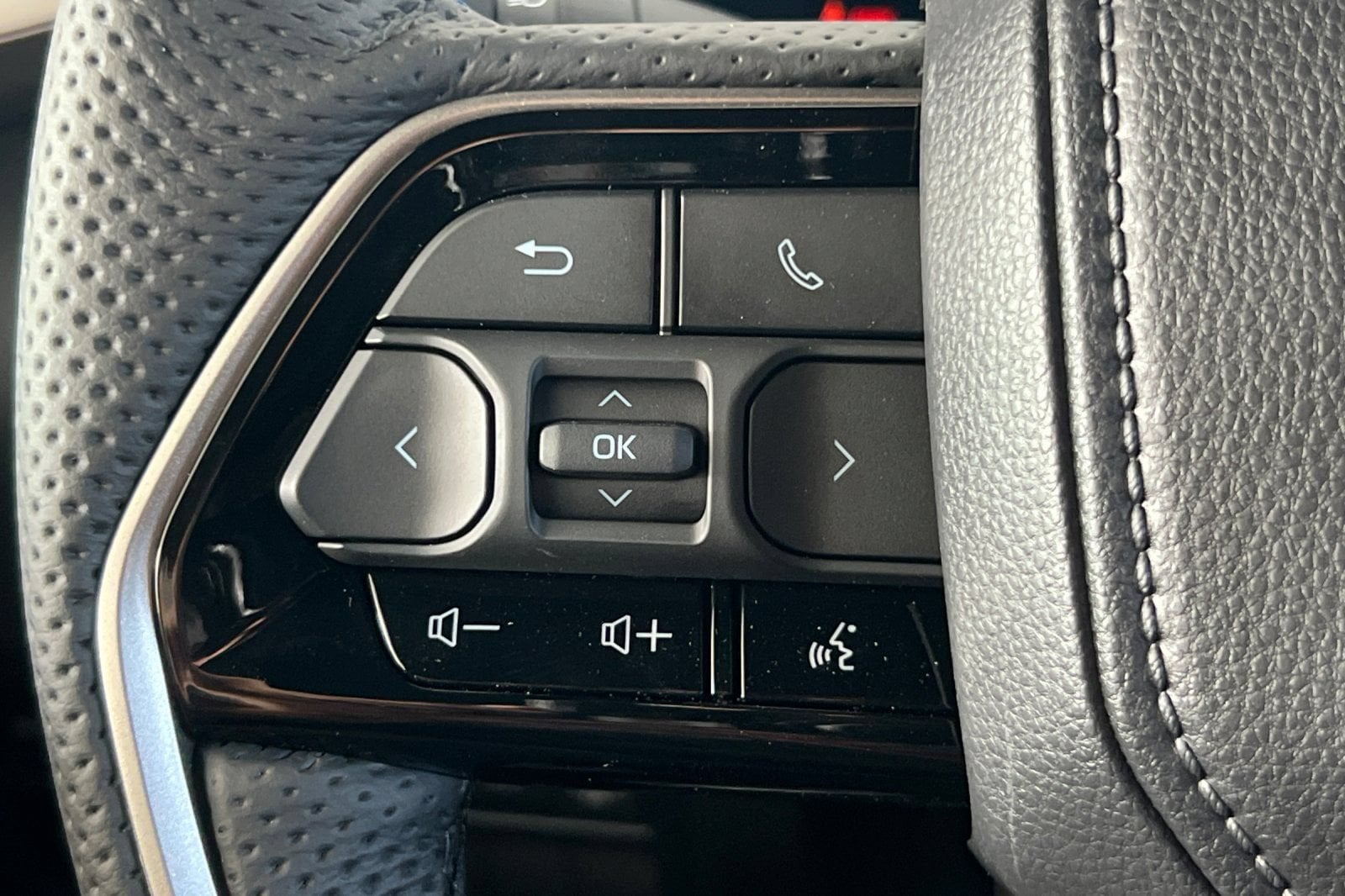 2026 Toyota Sequoia Platinum - Photo 26
