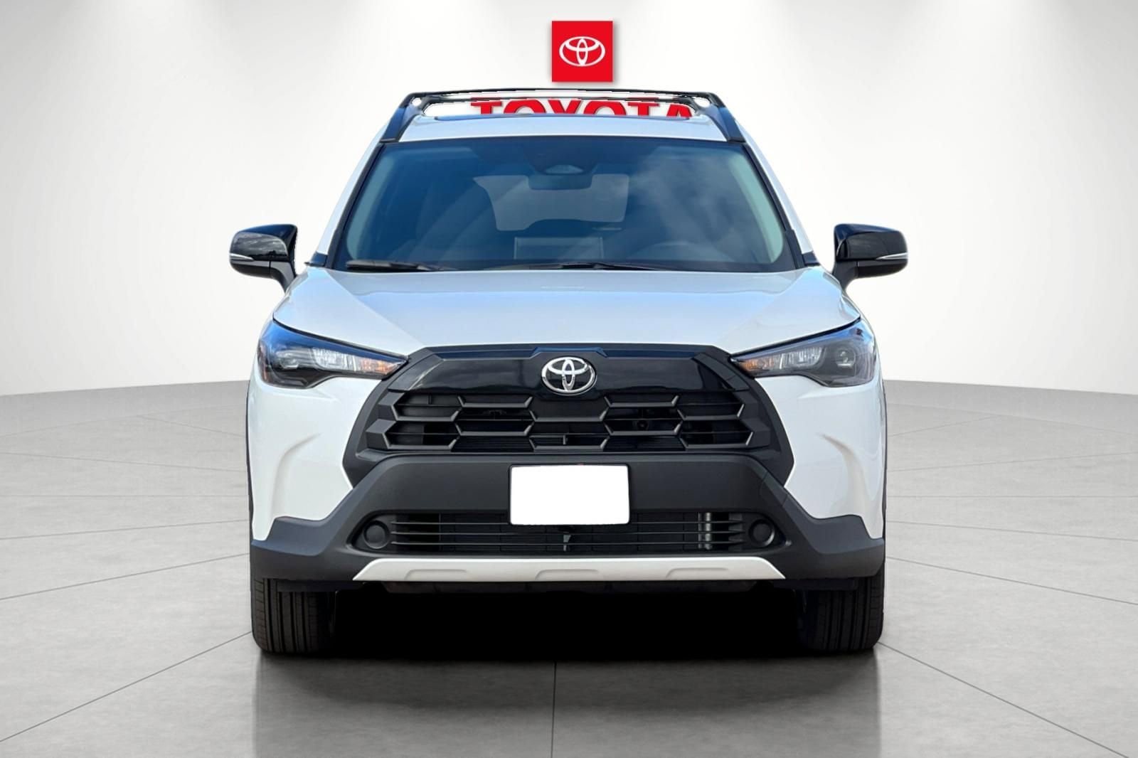 2026 Toyota Corolla Cross LE photo 6