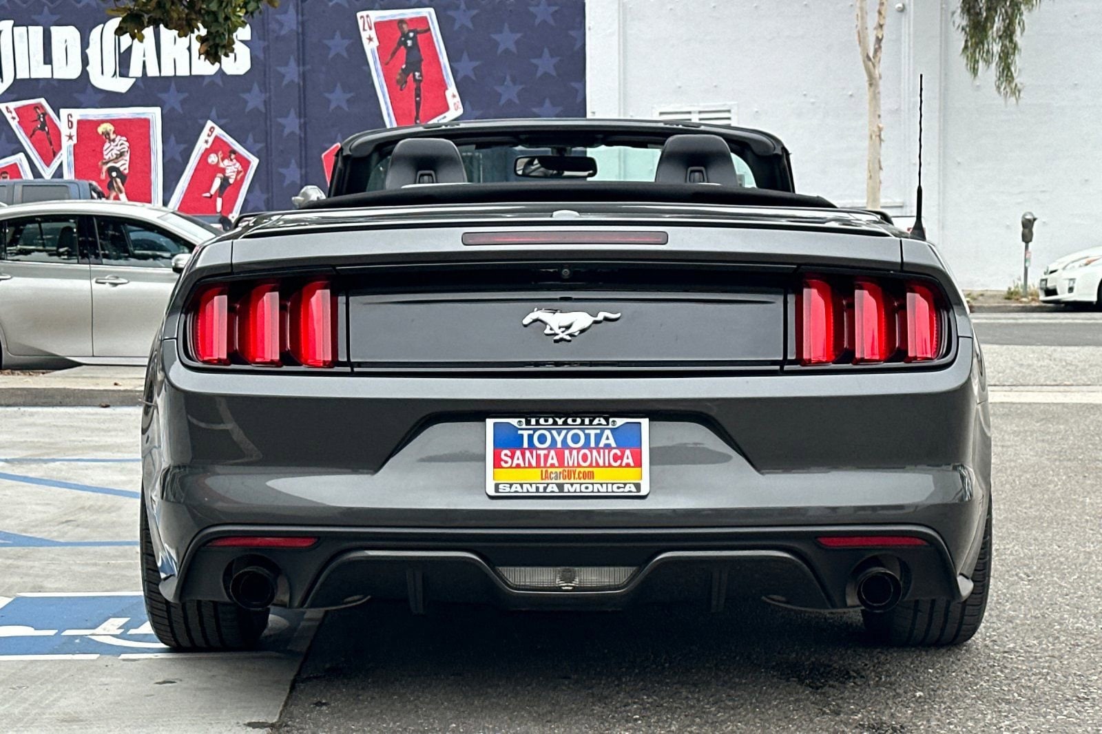 2017 Ford Mustang EcoBoost Premium photo 4