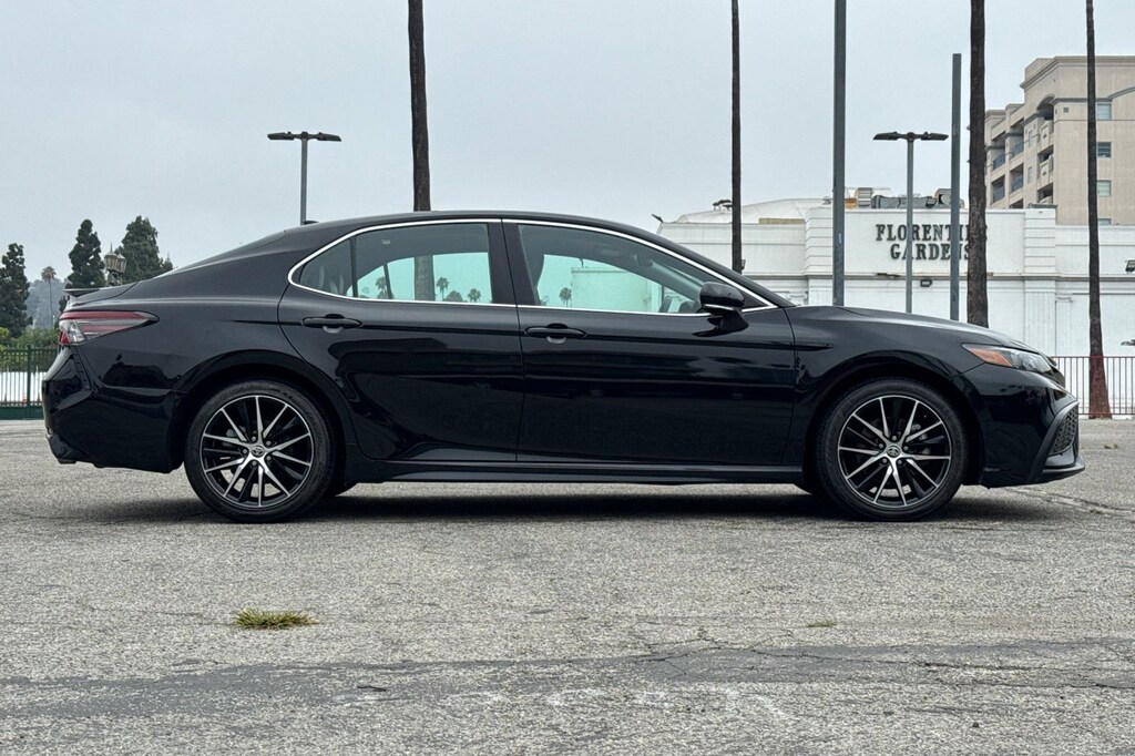 Used 2023 Toyota Camry SE Sedan