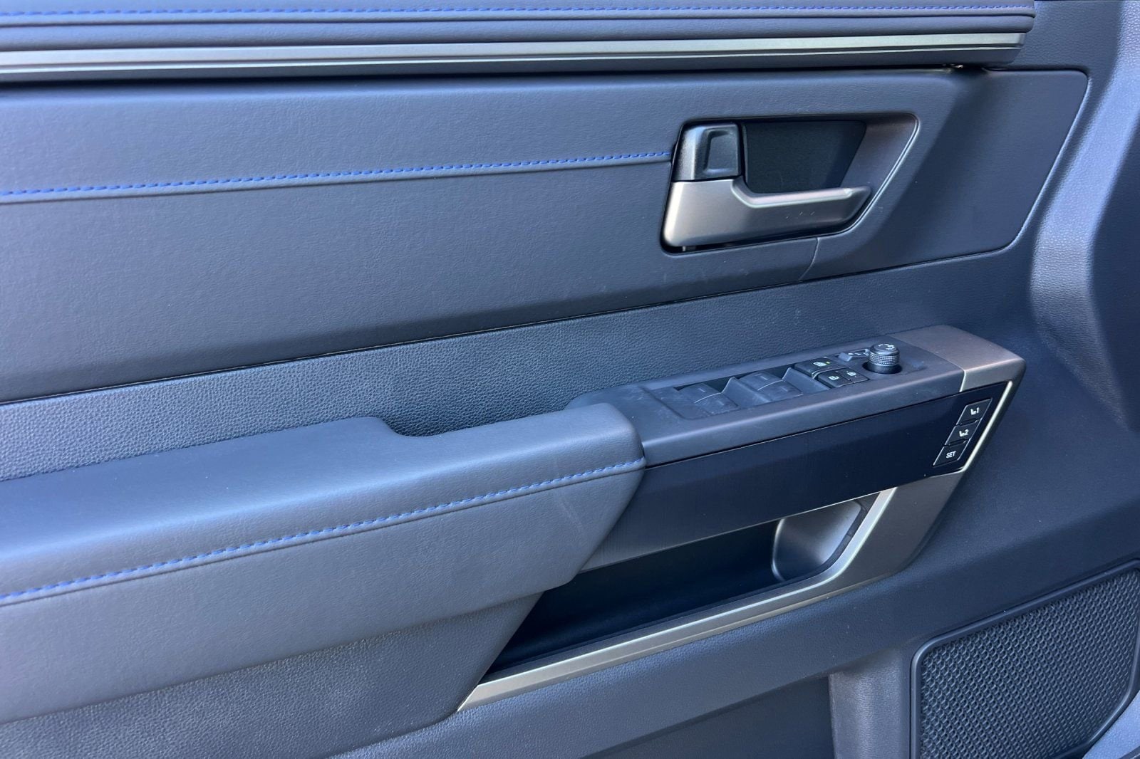 2026 Toyota Sequoia Platinum - Photo 10