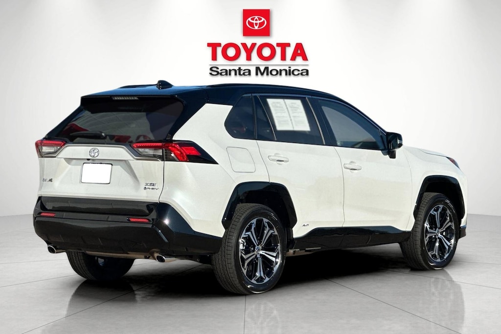 2025 Toyota RAV4 Hybrid XSE photo 2