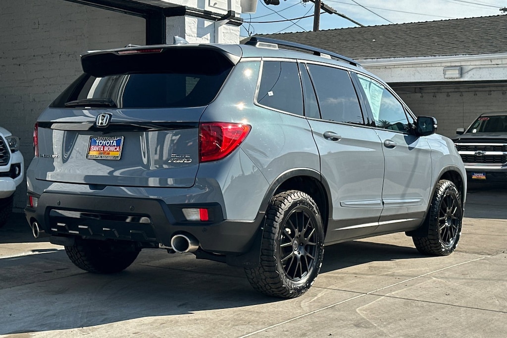 2023 Honda Passport Elite photo 3