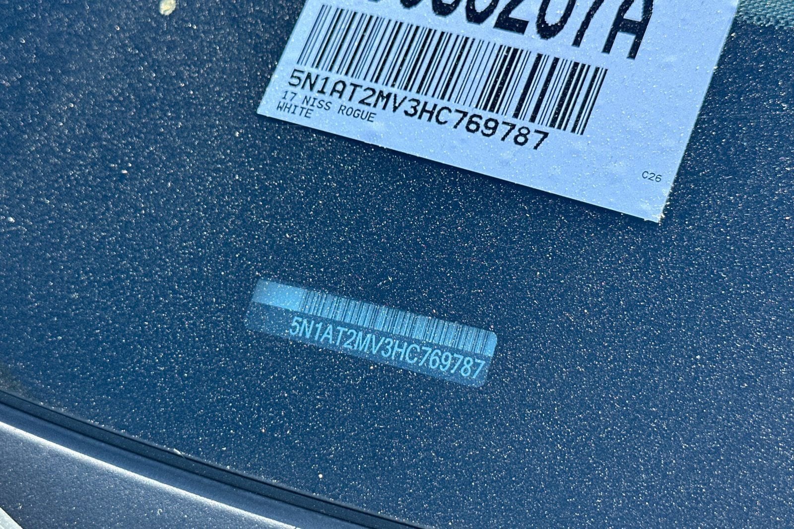 2017 Nissan Rogue SV photo 3