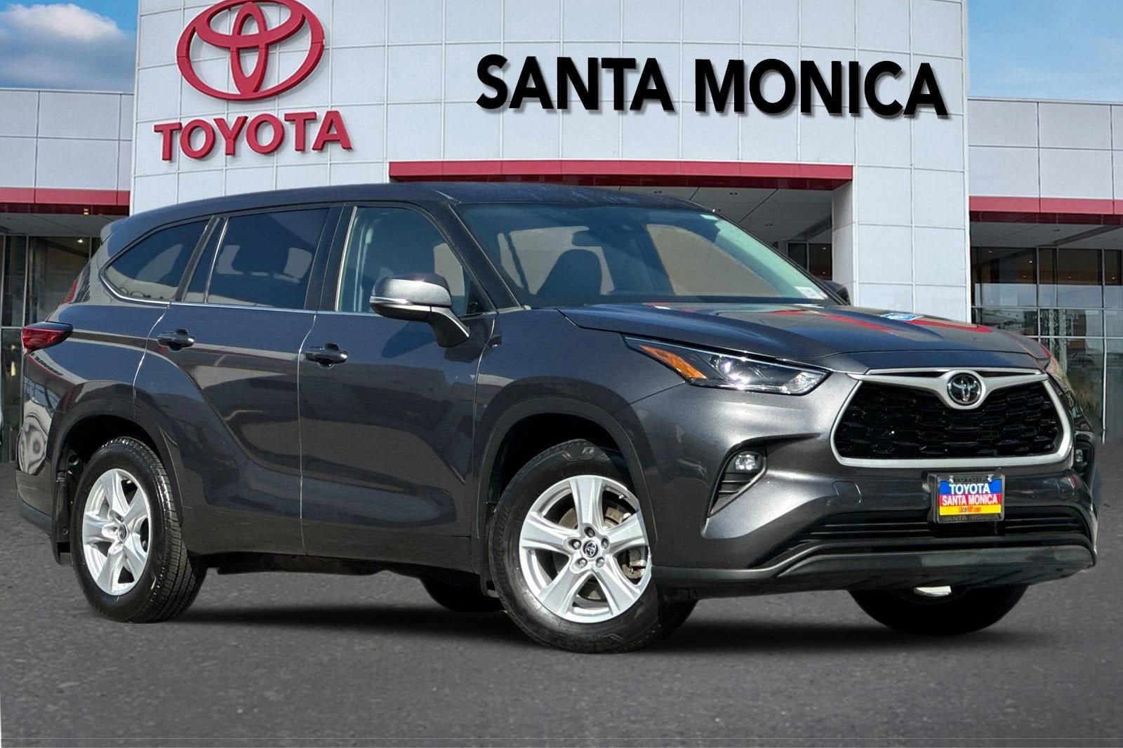 2023 Toyota Highlander LE AWD's photo