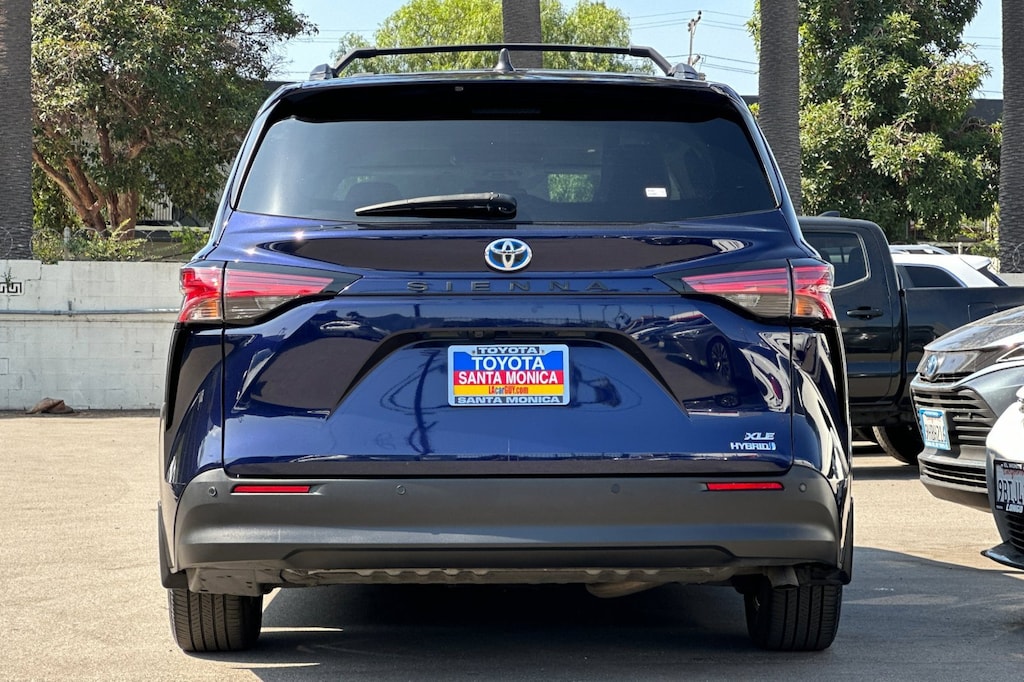2021 Toyota Sienna XLE photo 4