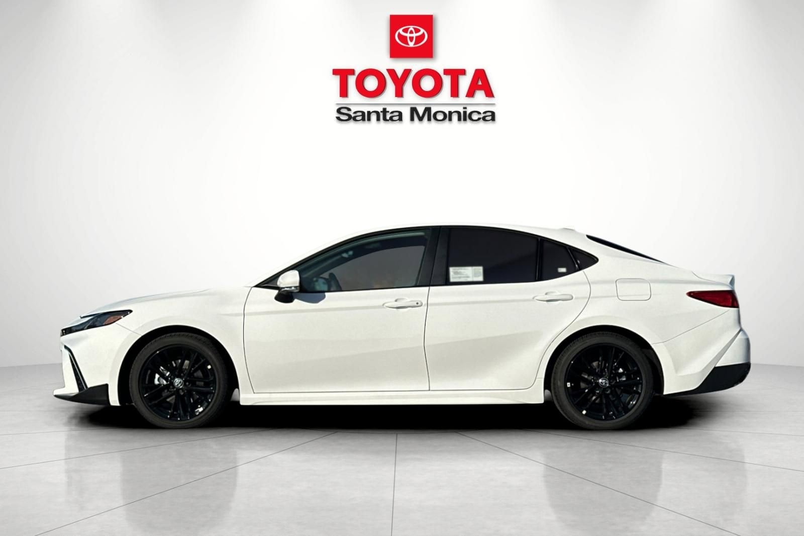 2026 Toyota Camry SE photo 3