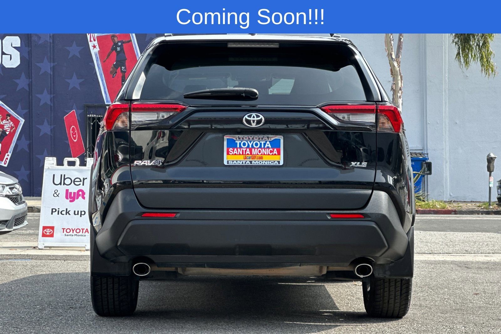 2023 Toyota RAV4 XLE Premium photo 4