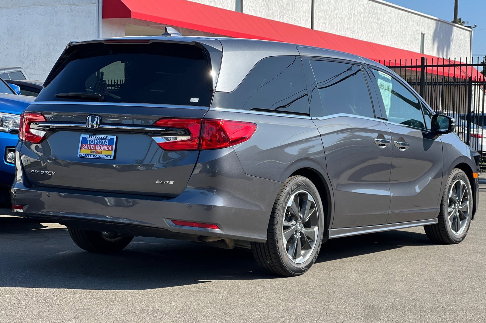 2023 Honda Odyssey Elite photo 3