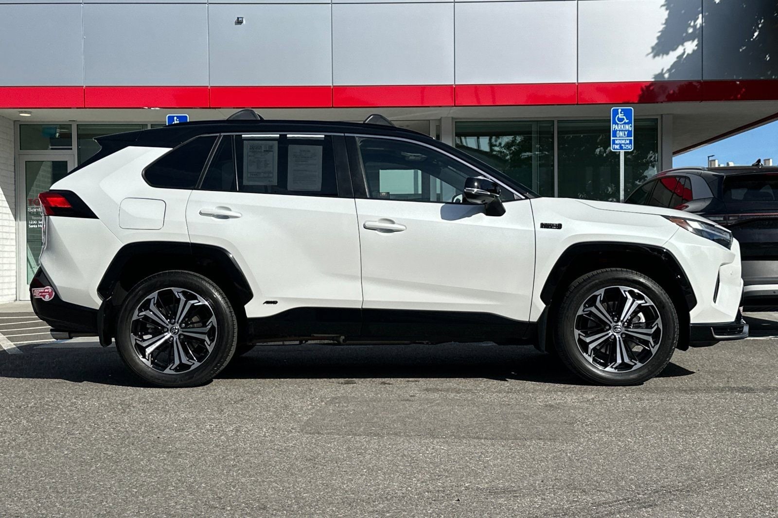 2023 Toyota RAV4 Prime XSE photo 2