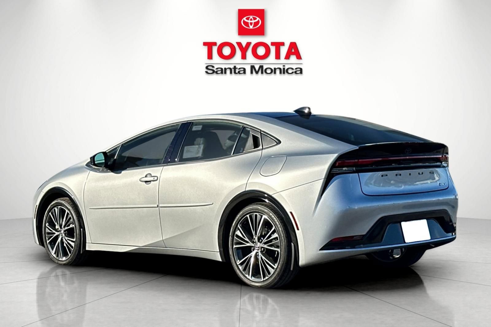 2026 Toyota Prius XLE photo 4