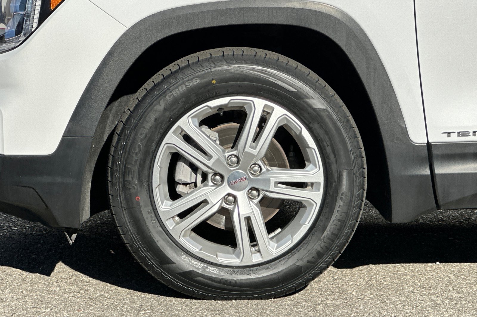 2024 GMC Terrain SLE - Photo 25