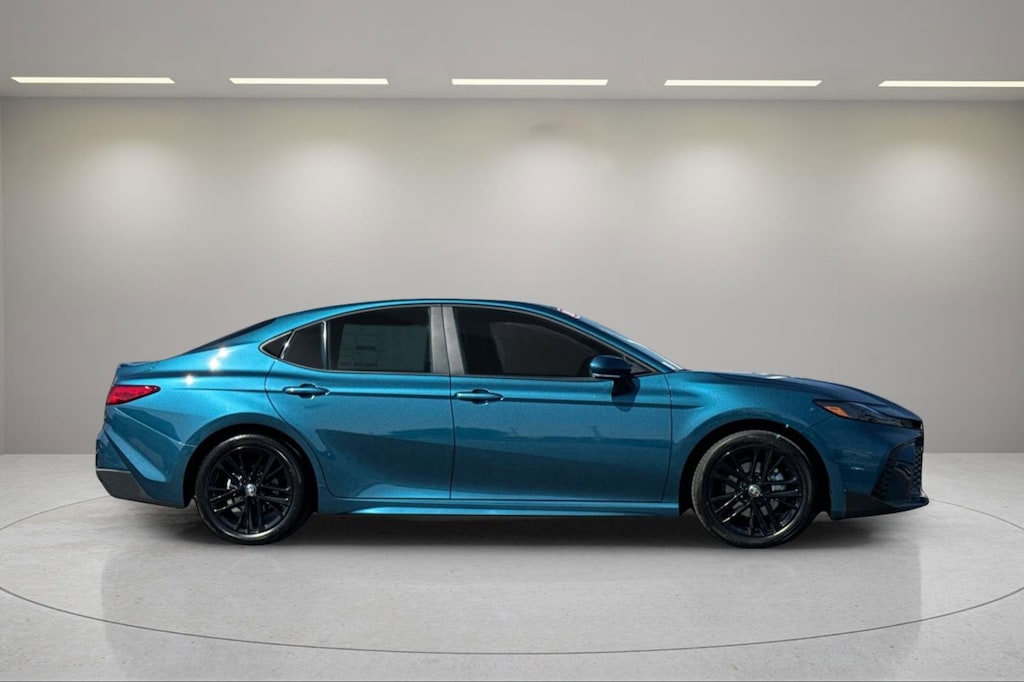 2026 Toyota Camry SE photo 2