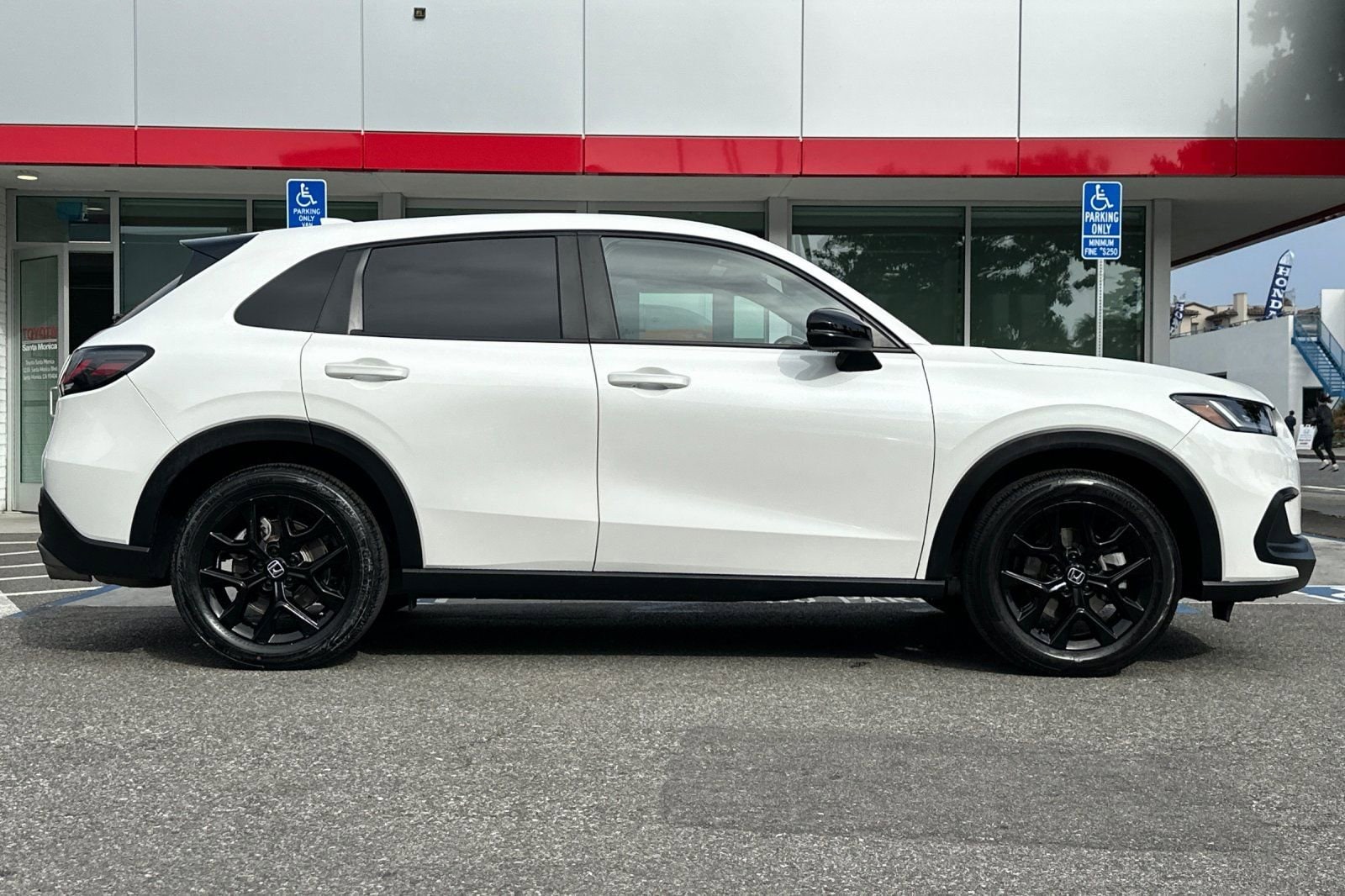 2025 Honda HR-V Sport photo 2