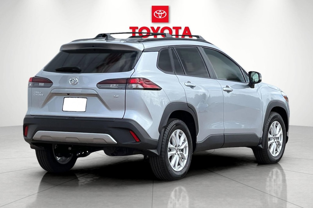 2026 Toyota Corolla Cross LE photo 3