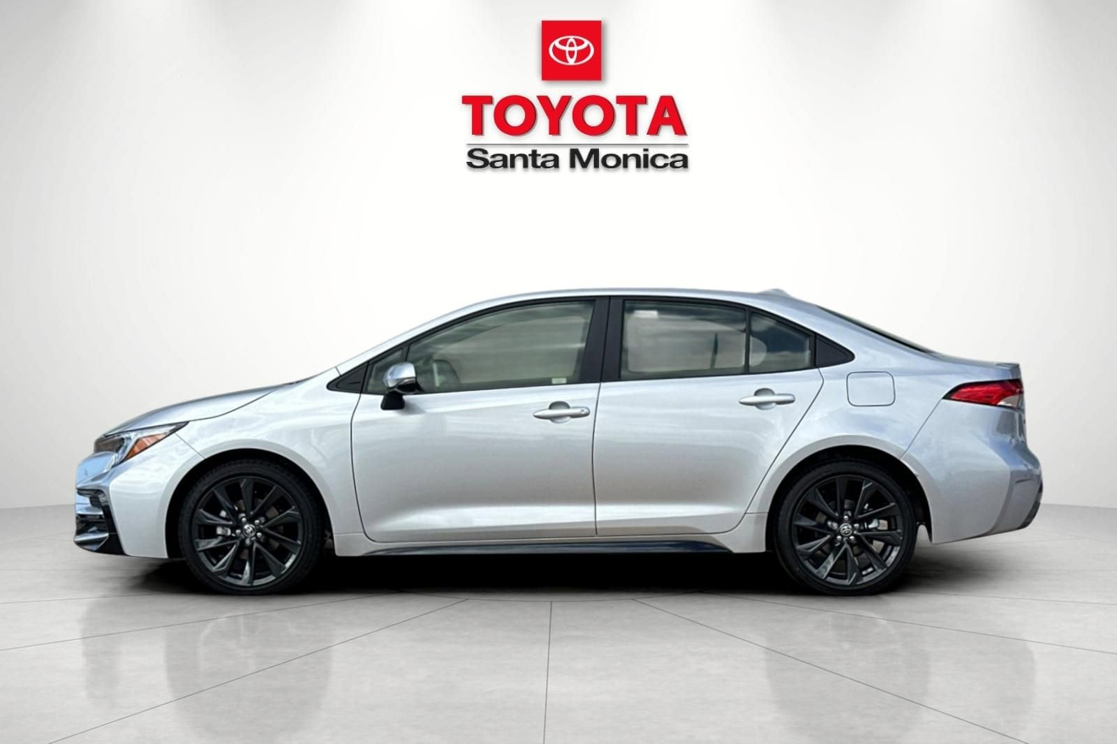 2026 Toyota Corolla SE photo 3