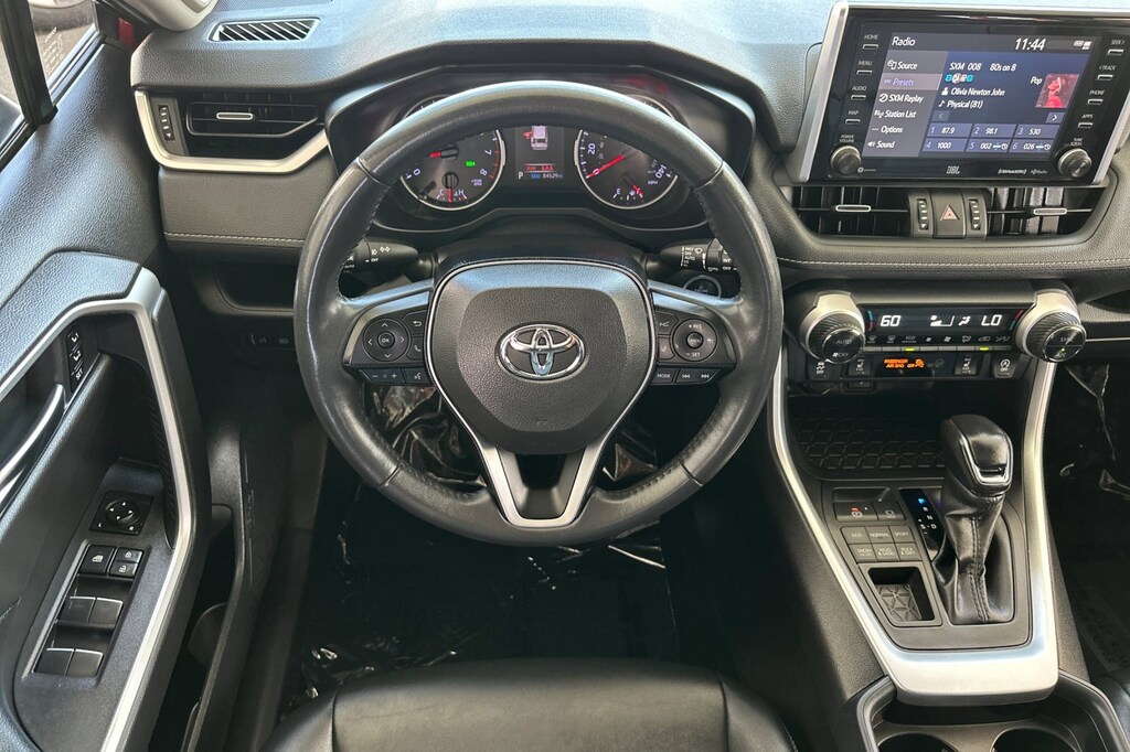2021 Toyota RAV4 XLE Premium photo 12