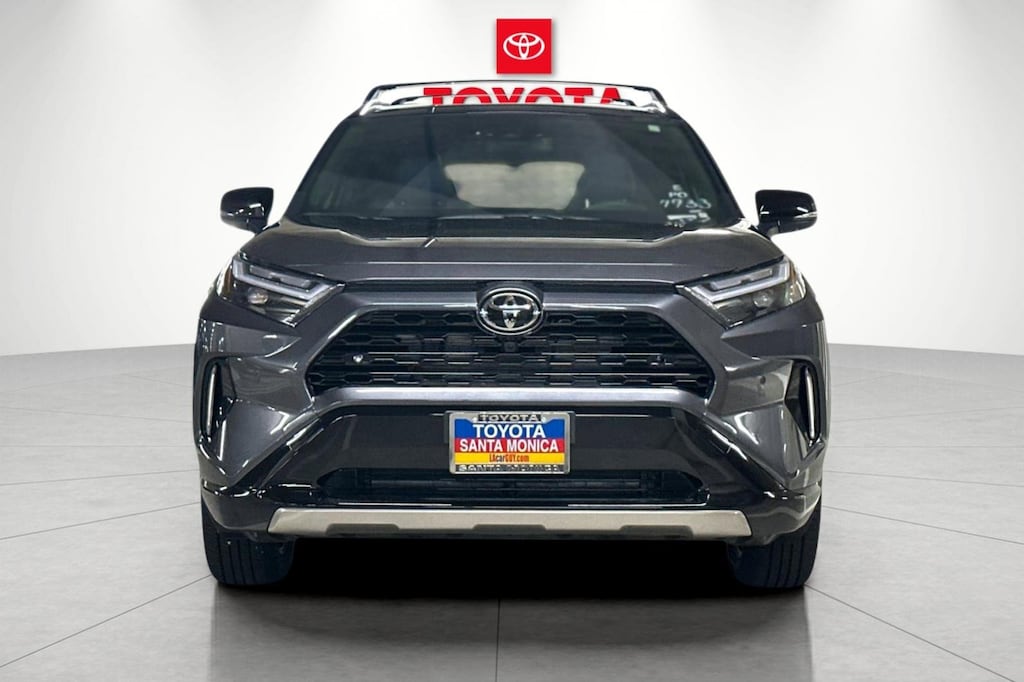 2025 Toyota RAV4 Hybrid XSE photo 7