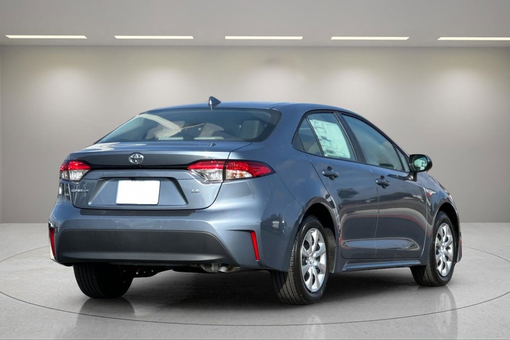 2026 Toyota Corolla LE photo 4