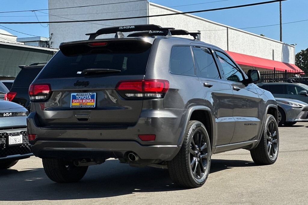 Used 2018 Jeep Grand Cherokee Altitude SUV