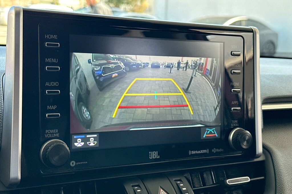 2021 Toyota RAV4 XLE Premium photo 16