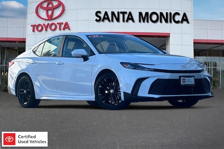 2025 Toyota Camry SE Sedan