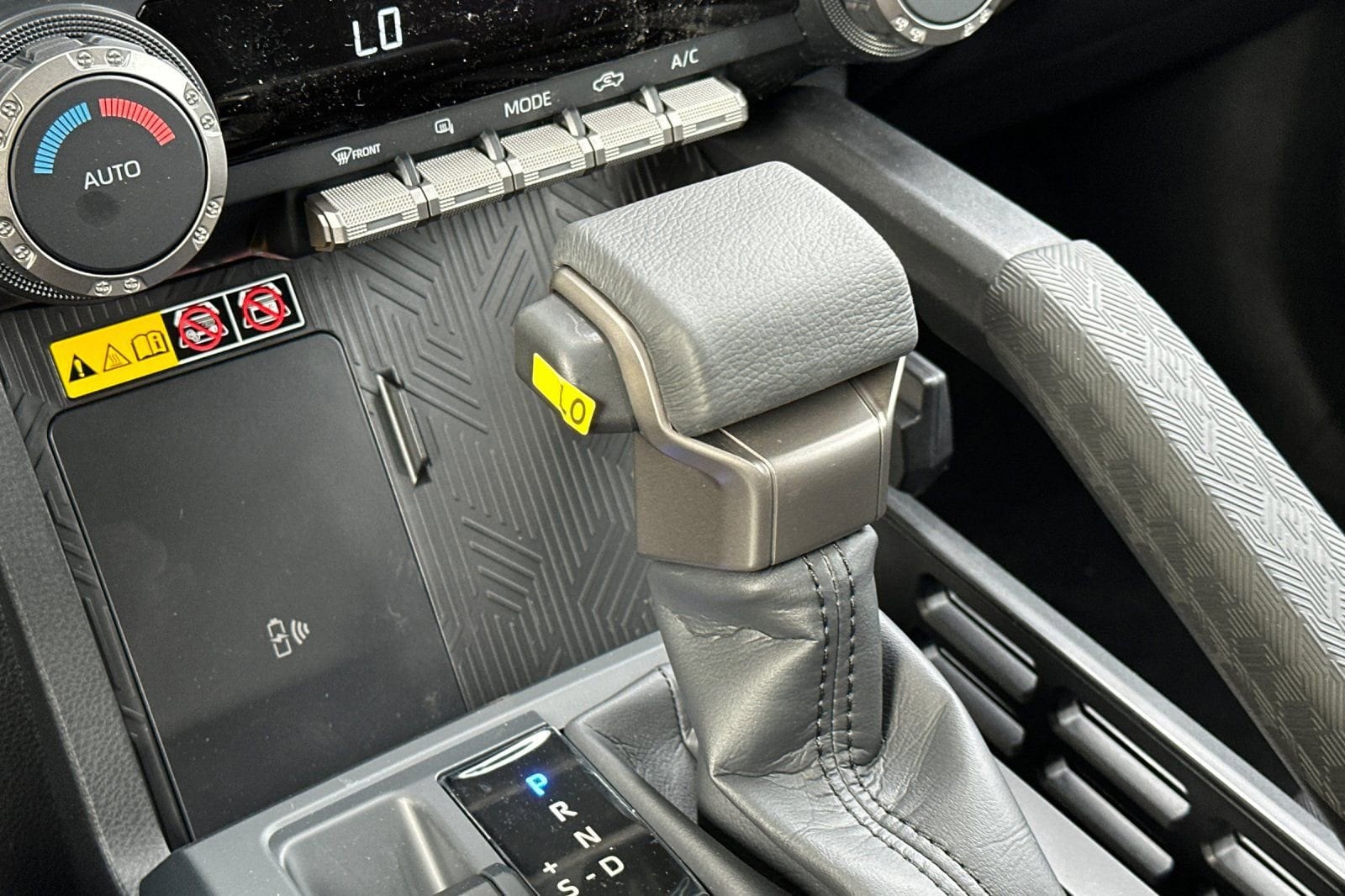 2025 Toyota Tacoma SR5 - Photo 22