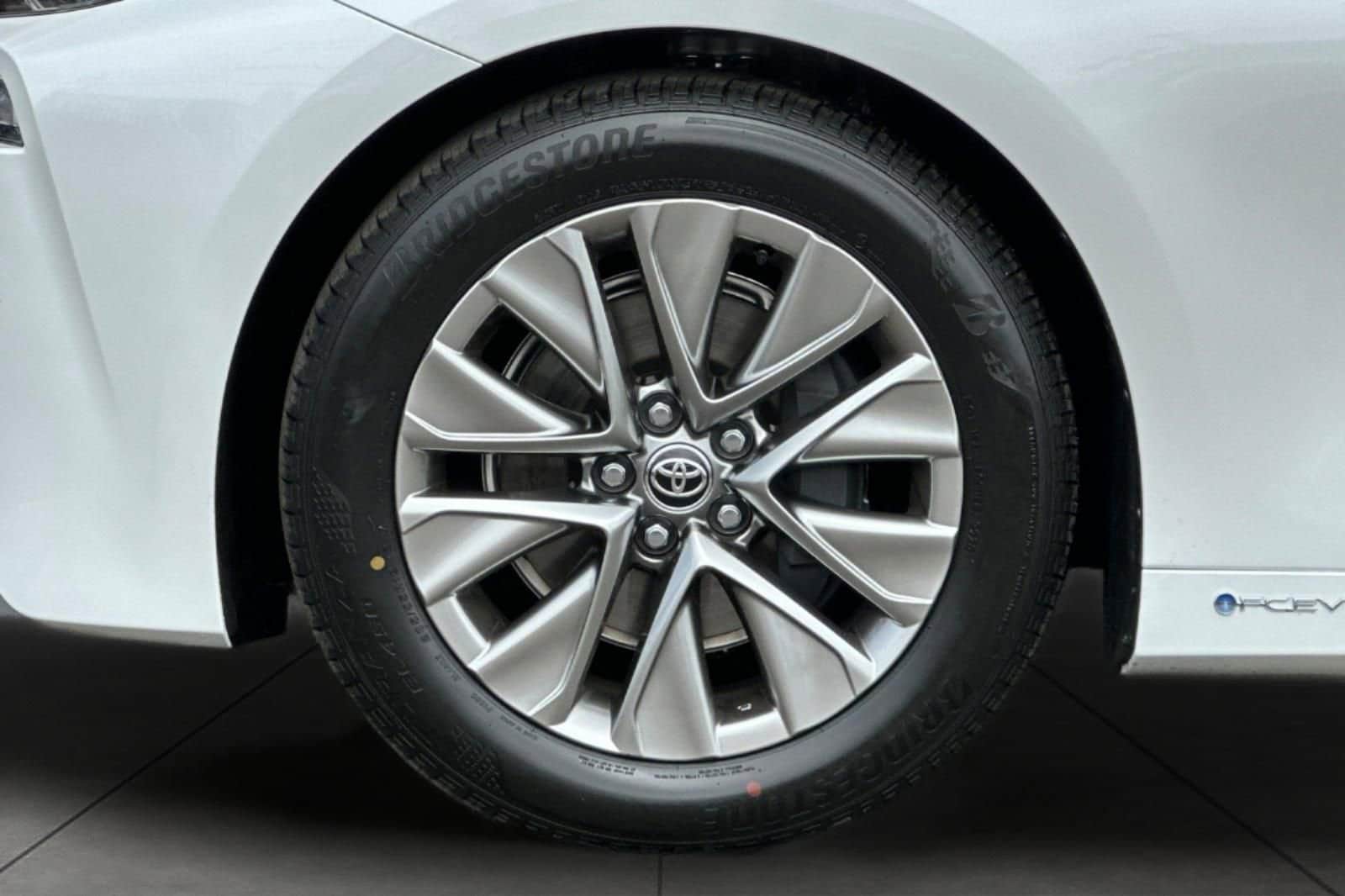 2025 Toyota Mirai XLE - Photo 33