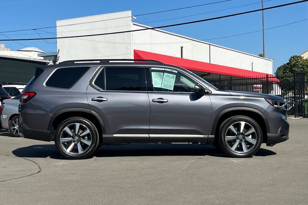 2024 Honda Pilot Touring photo 2