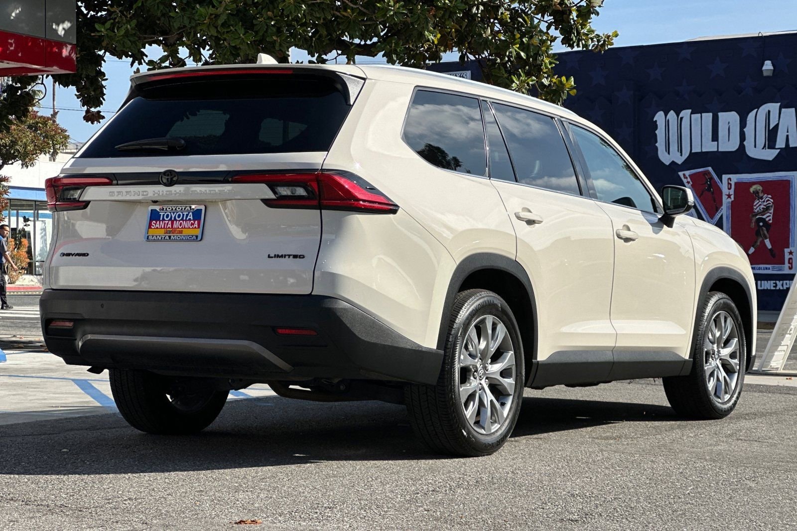 2024 Toyota Grand Highlander Hybrid Limited photo 2