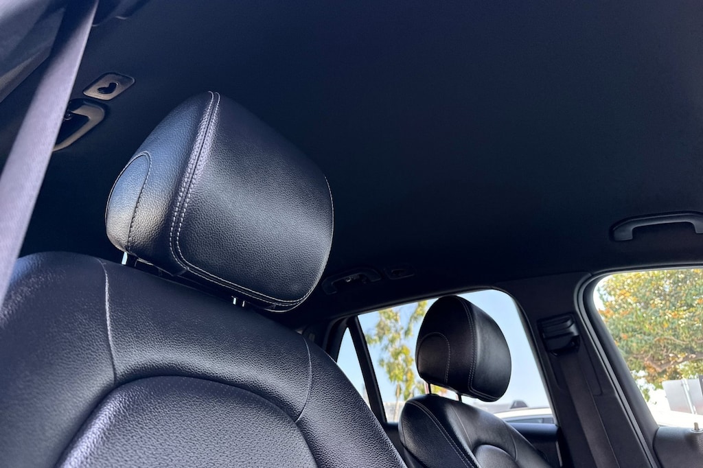 2020 Mercedes Benz GLC 350e photo 16