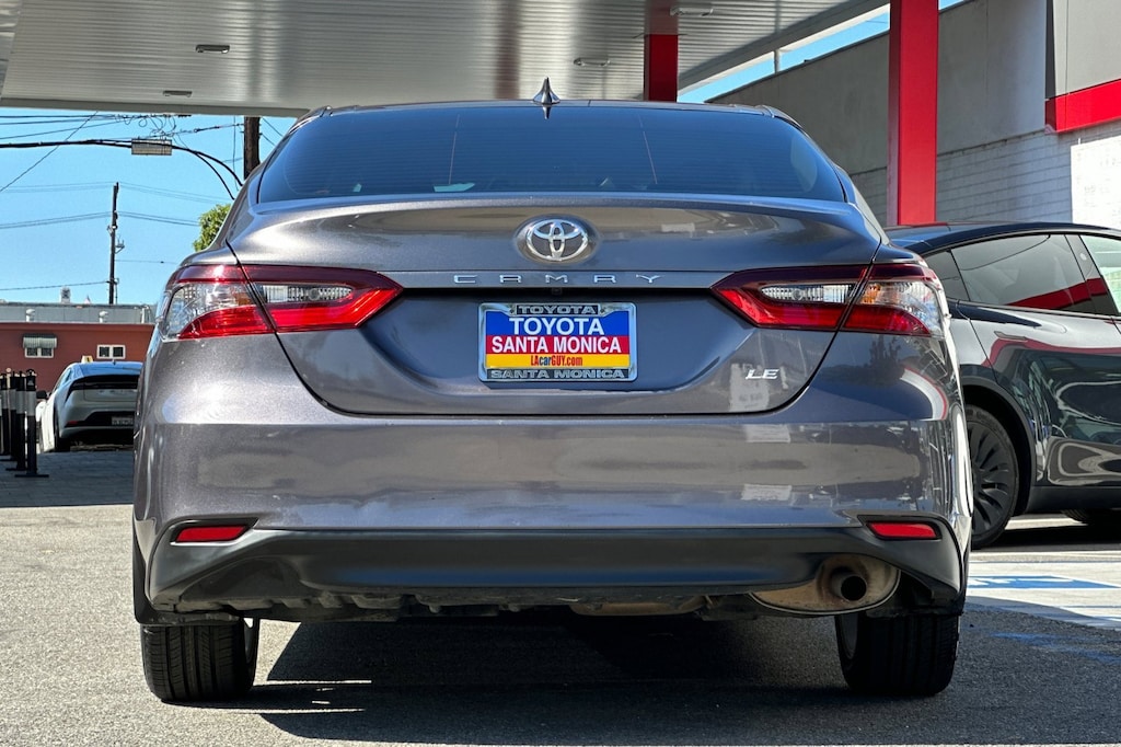 2022 Toyota Camry LE photo 3
