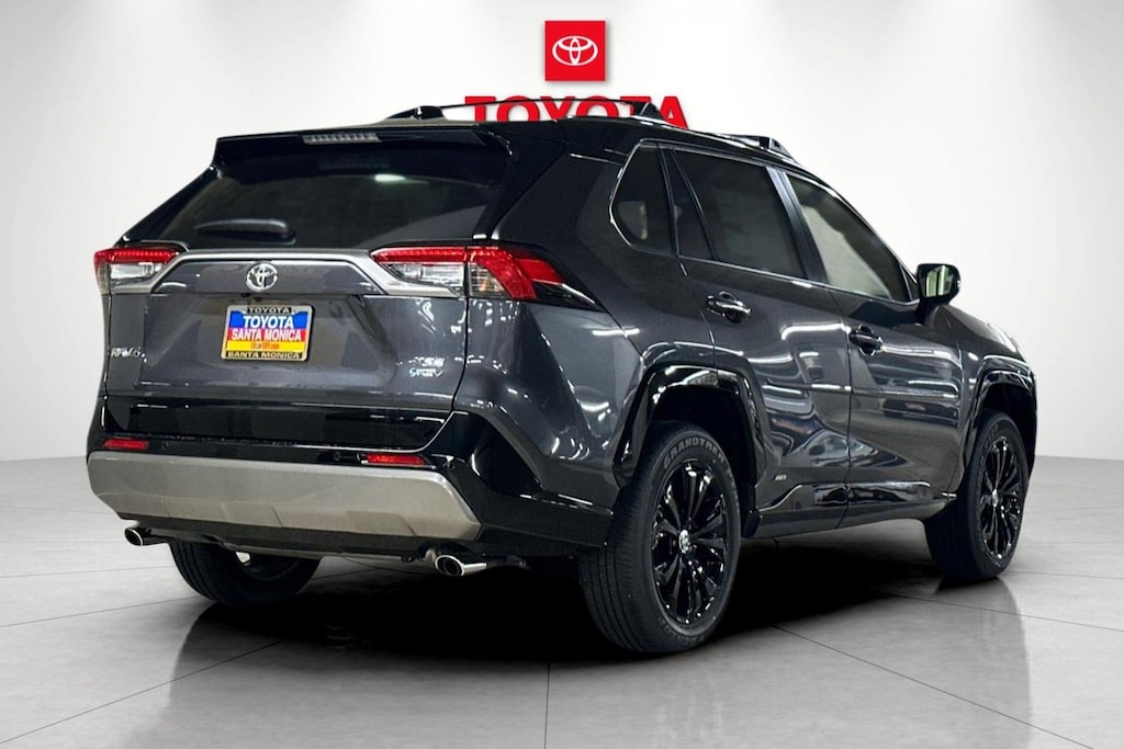 2025 Toyota RAV4 Hybrid XSE photo 3