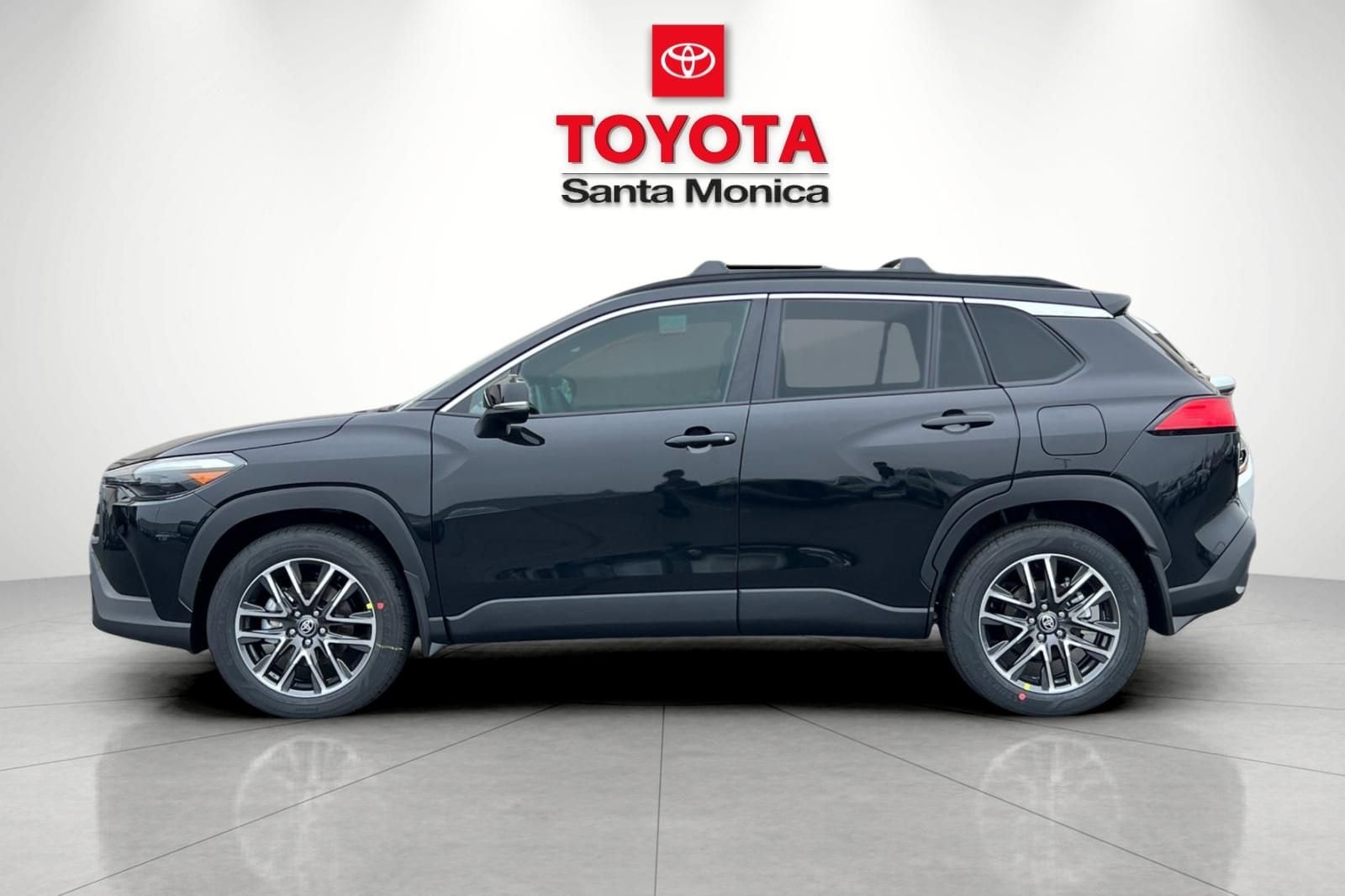 2026 Toyota Corolla Cross XLE photo 3