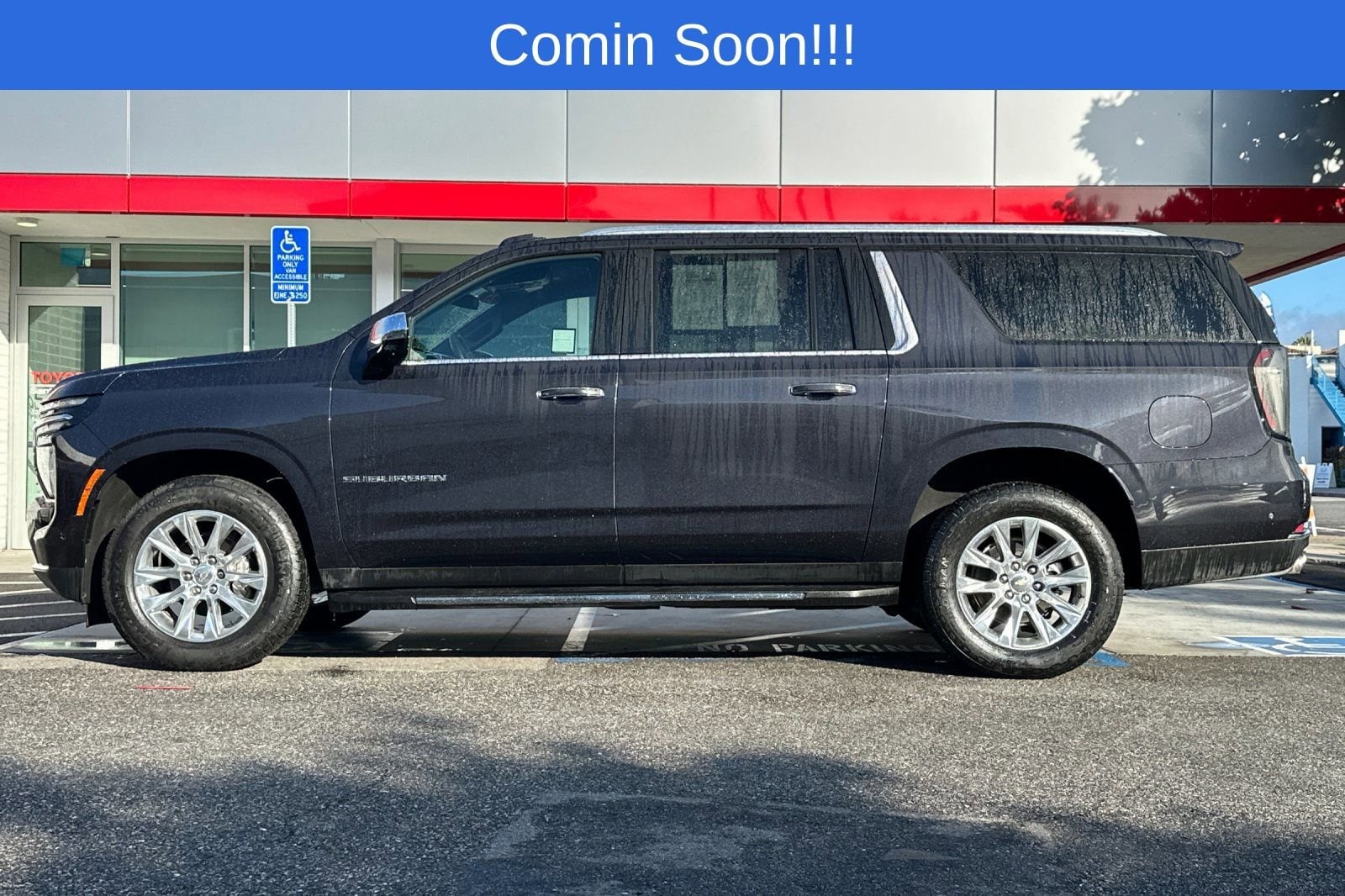 2025 Chevrolet Suburban Premier photo 6