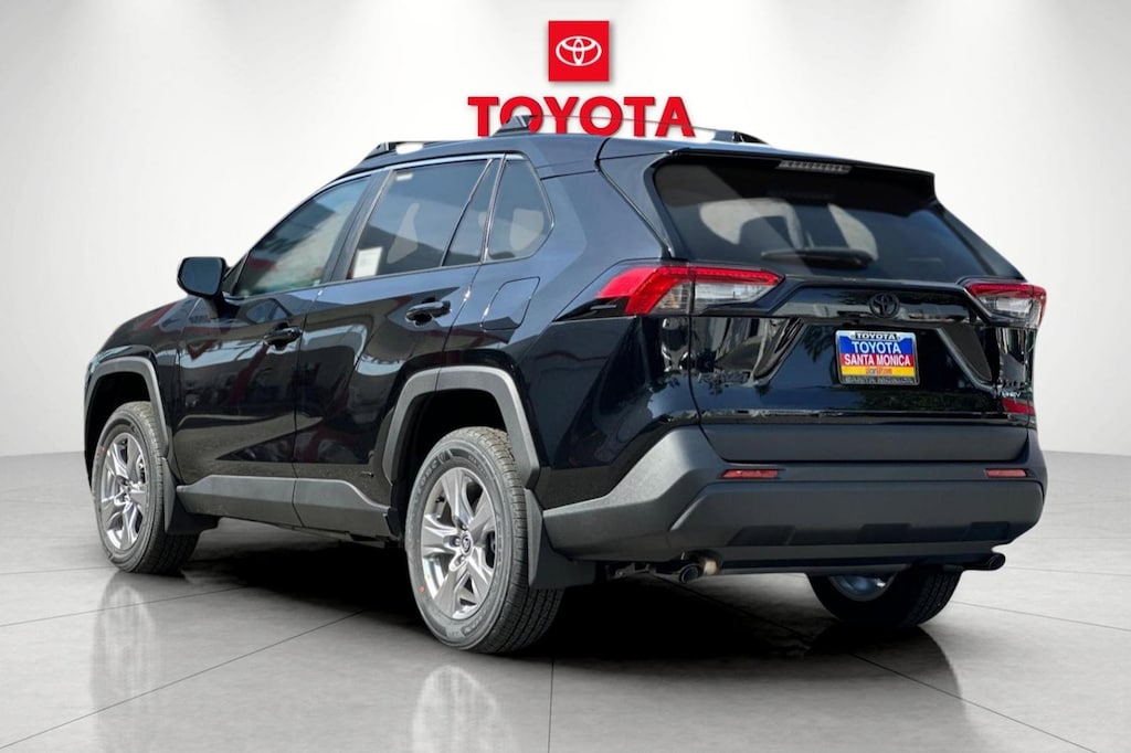 2025 Toyota RAV4 Hybrid XLE photo 4