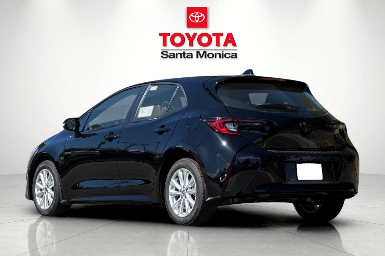 2026 Toyota Corolla Hatchback SE photo 4