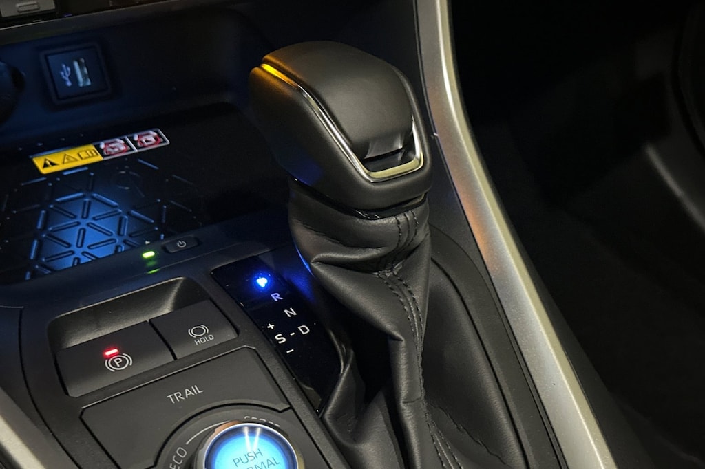2025 Toyota RAV4 Hybrid XSE photo 23