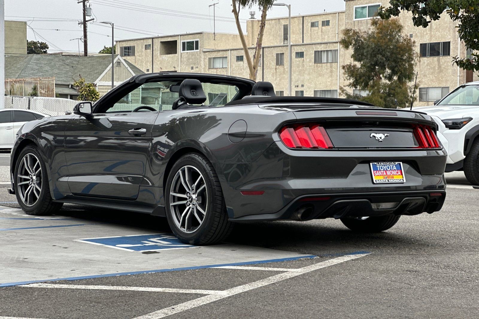 2017 Ford Mustang EcoBoost Premium photo 5