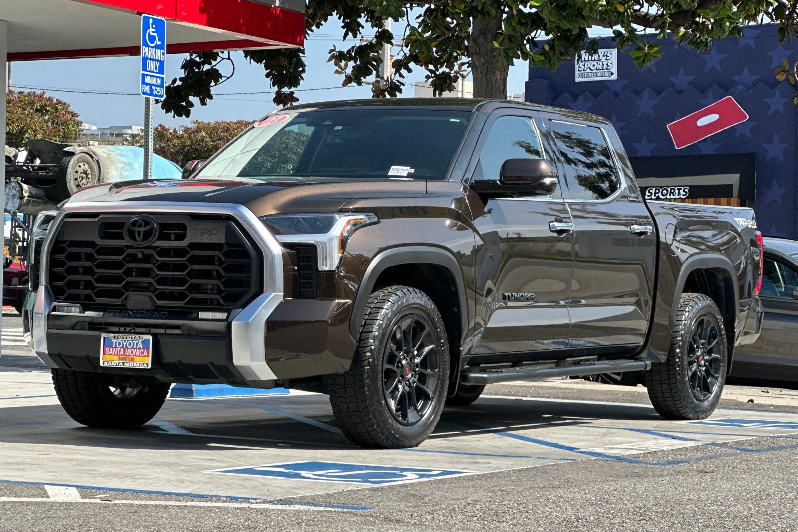 2023 Toyota Tundra Limited photo 3