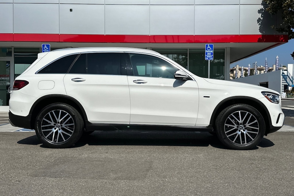 2020 Mercedes Benz GLC 350e photo 2
