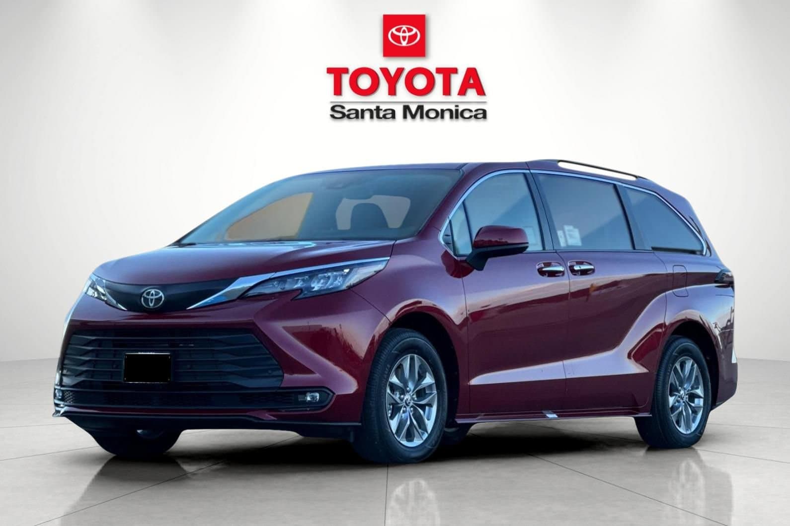 2026 Toyota Sienna XLE photo 5
