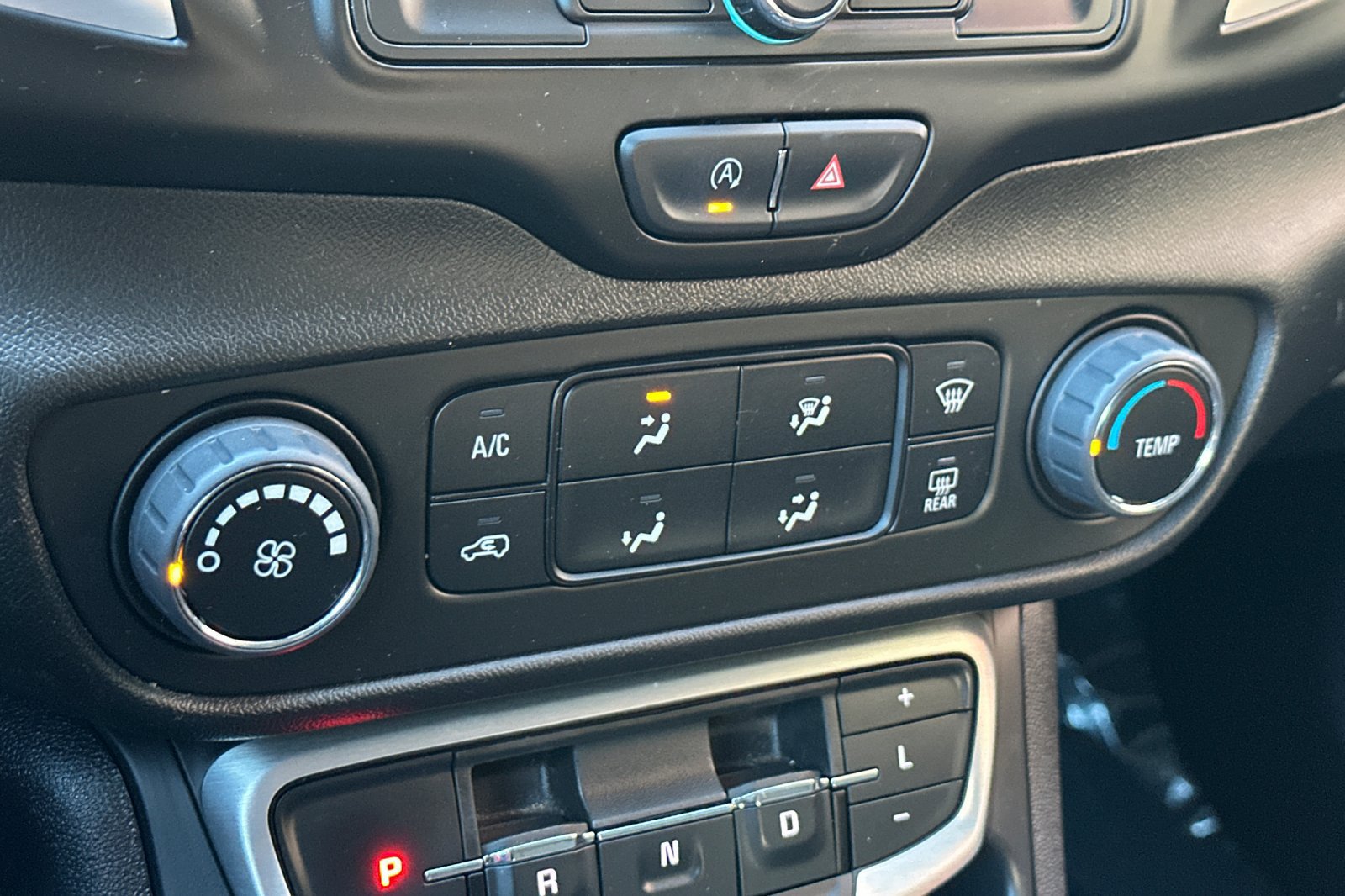 2024 GMC Terrain SLE - Photo 20