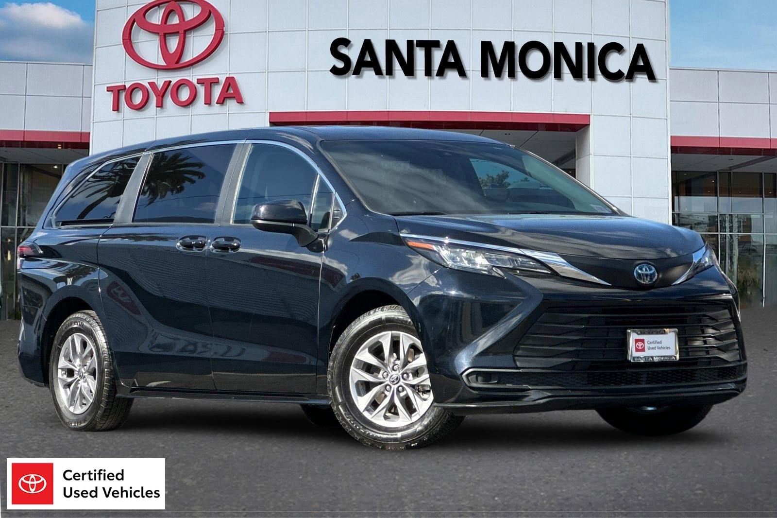 2023 Toyota Sienna Van Passenger Van 